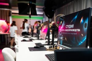 Первая в Донбассе Школа креативных индустрий открылась в Шахтёрске