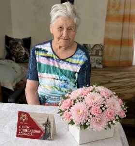 В День освобождения Донбасса зампред Правительства Лариса Толстыкина поздравила с памятной датой ветерана ВОВ